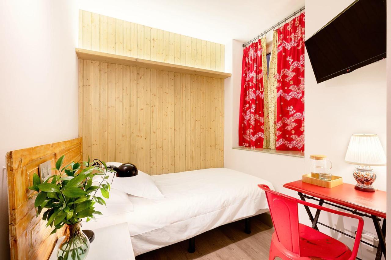 Single Room Interior,1116980874:JPEG