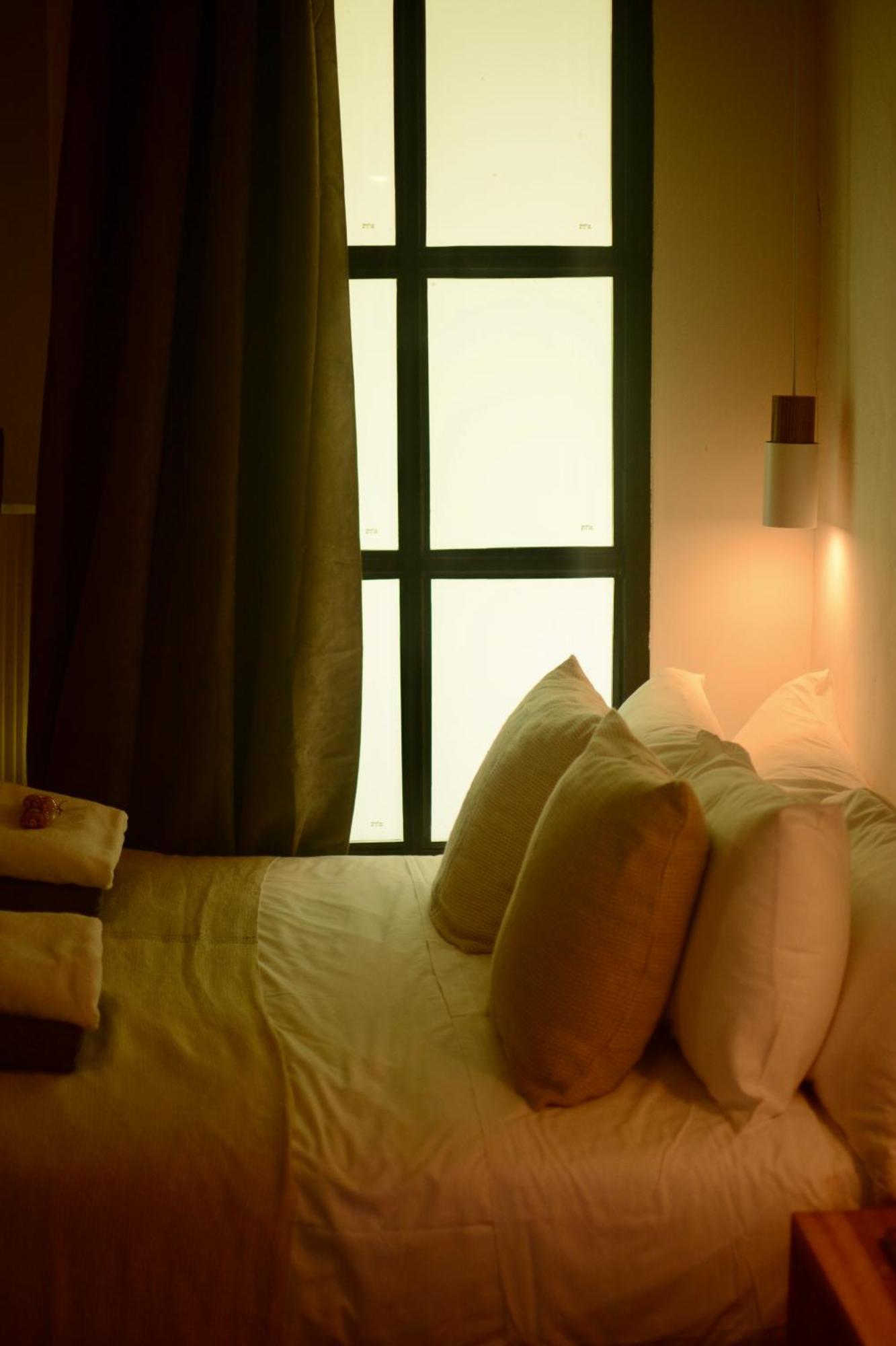 Large Single Room,1584833038:JPEG